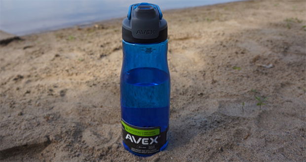 Avex Brazos Autoseal Charcoal/ Green Water Bottle, 32oz - Shop Travel &  To-Go at H-E-B