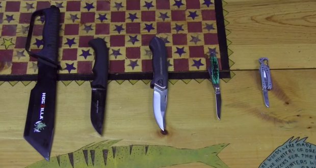 Choosing a camping knife