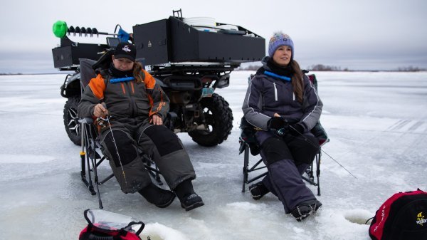 Gci outdoor ice fishing chair