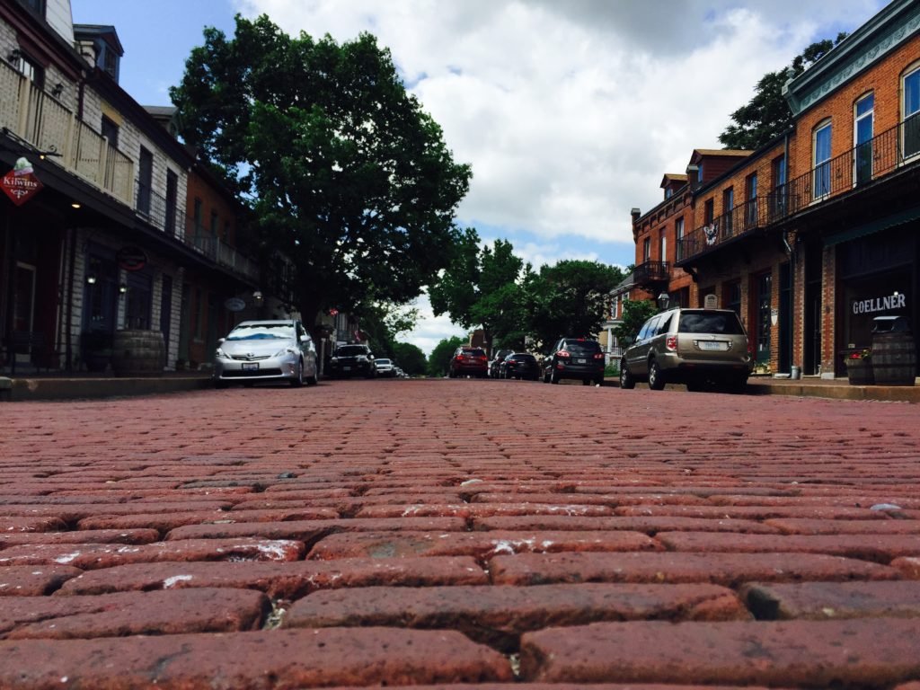 Cobblestone streets. Bad for cars. Great for pictures.
