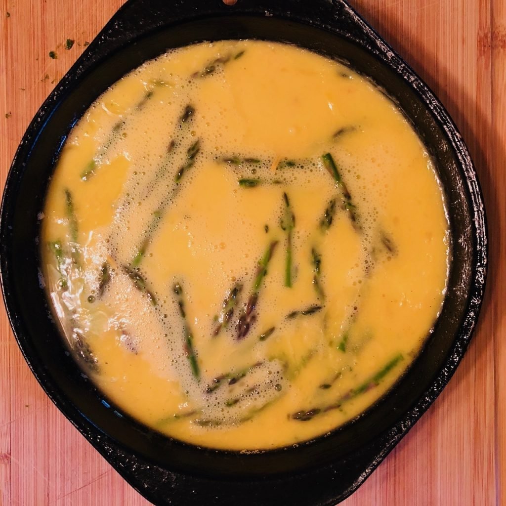 breakfast frittata with asparagus cooking