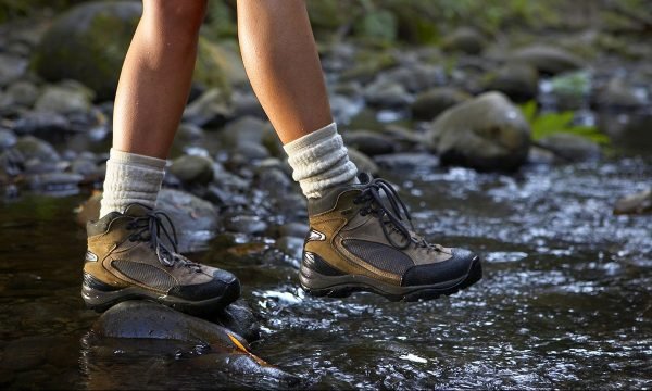 how-to-break-in-hiking-boots