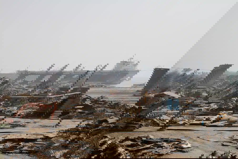Ship breaker