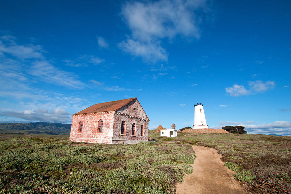 incredible-lighthouses-to-visit-in-US-Canada