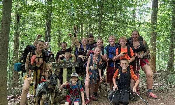 single-mom-and-thirteen-kids-hike-appalachian-trail