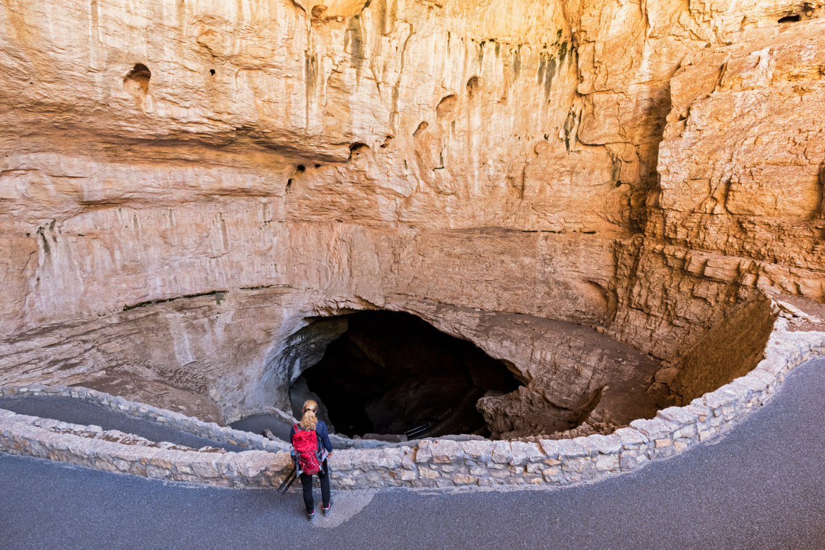 hiking carlsbad caverns