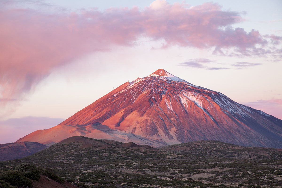 active-volcanoes-you-can-actually-visit