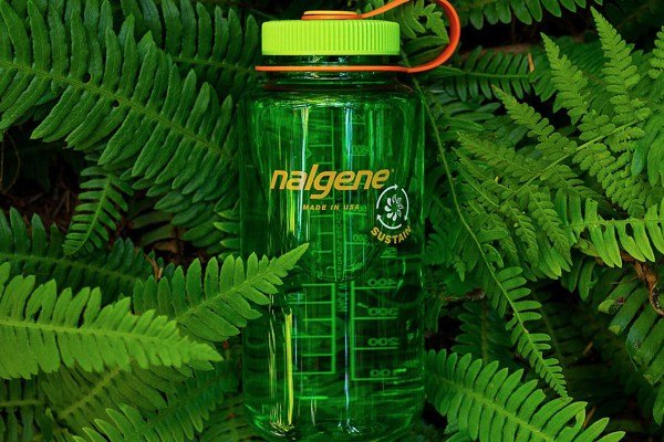 Product-Spotlight-Nalgene-Wide-Mouth-Water-Bottle-and-Carrier