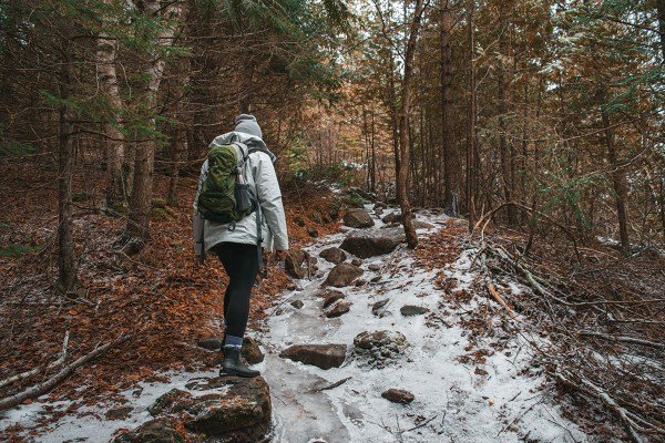 winter-hiking-tips-how-to-stay-safe