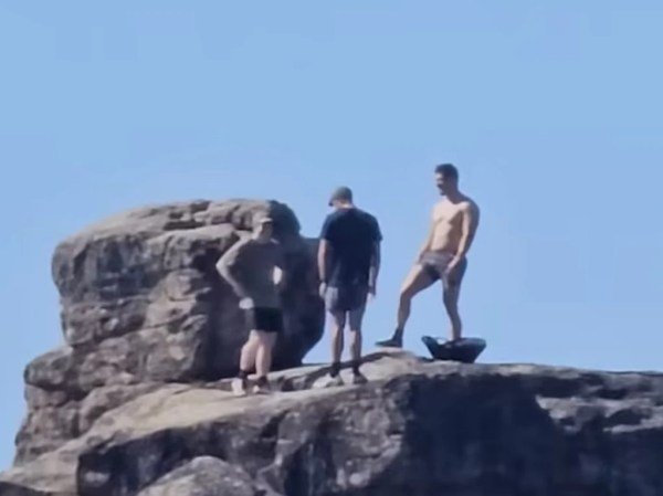 guys climbed white rock