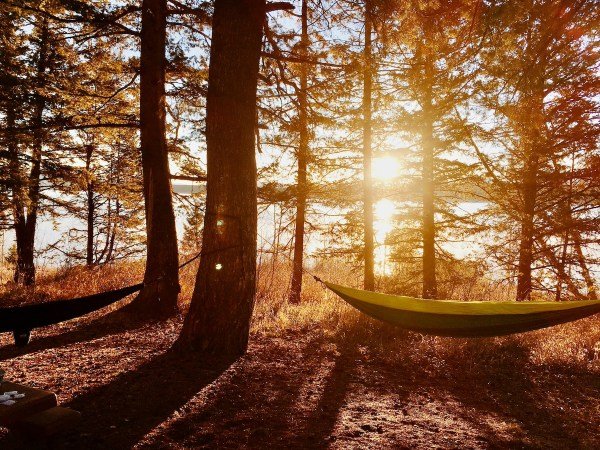 hammock sleeping outdoors