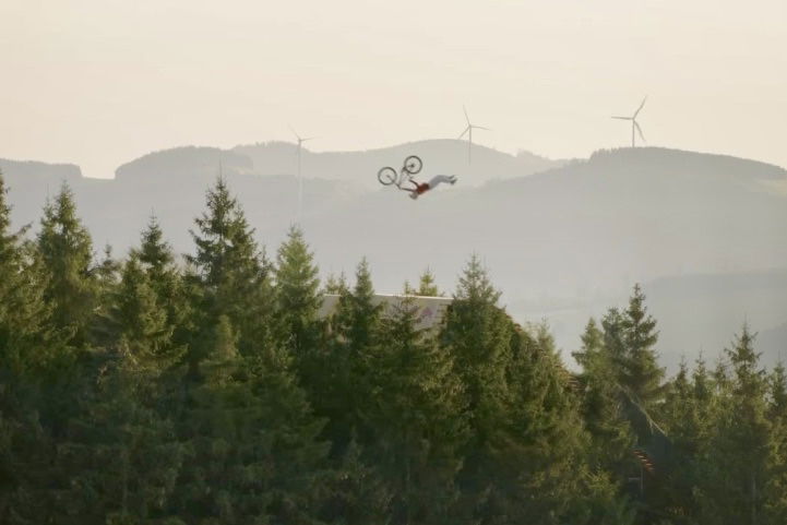 Best Selling Products mountain-biker-Erik-Fedko- Mountain Biker Erik Fedko Flies Over the Treetops in Insane Video Blog  