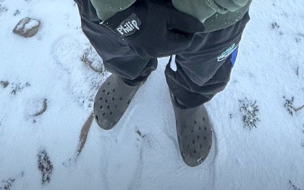 hiker in Crocs